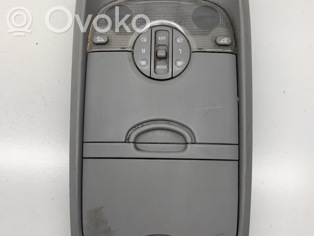KIA Carnival Etuistuimen valo 