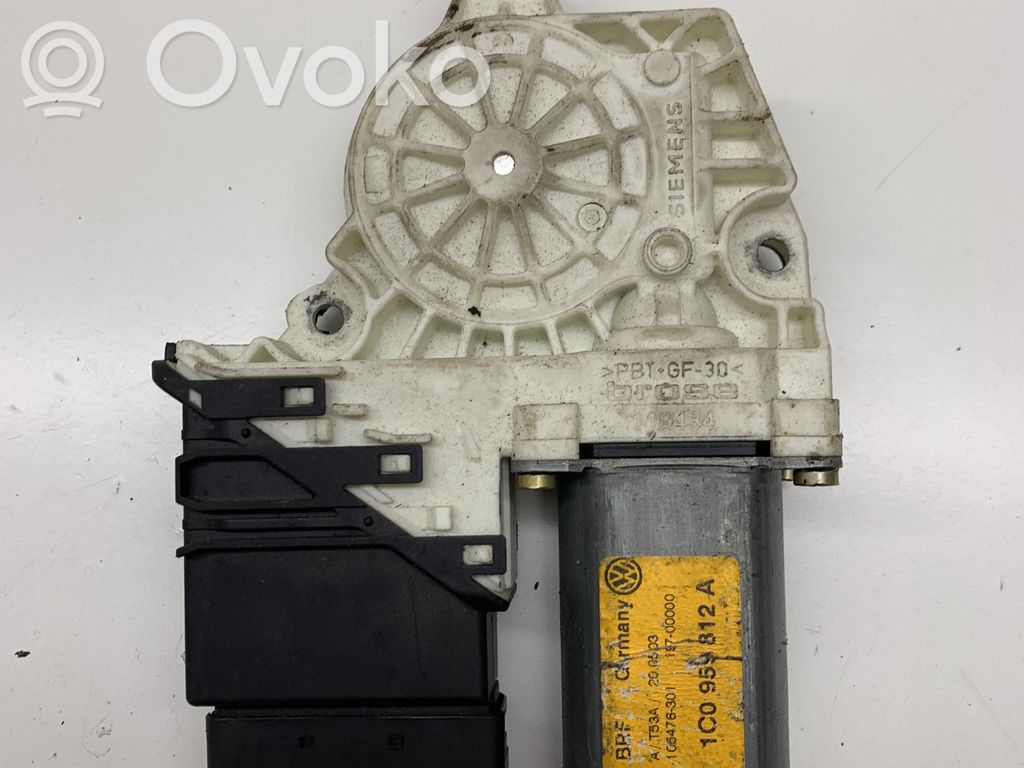Volkswagen Golf IV Silniczek podnoszenia szyby drzwi tylnych 