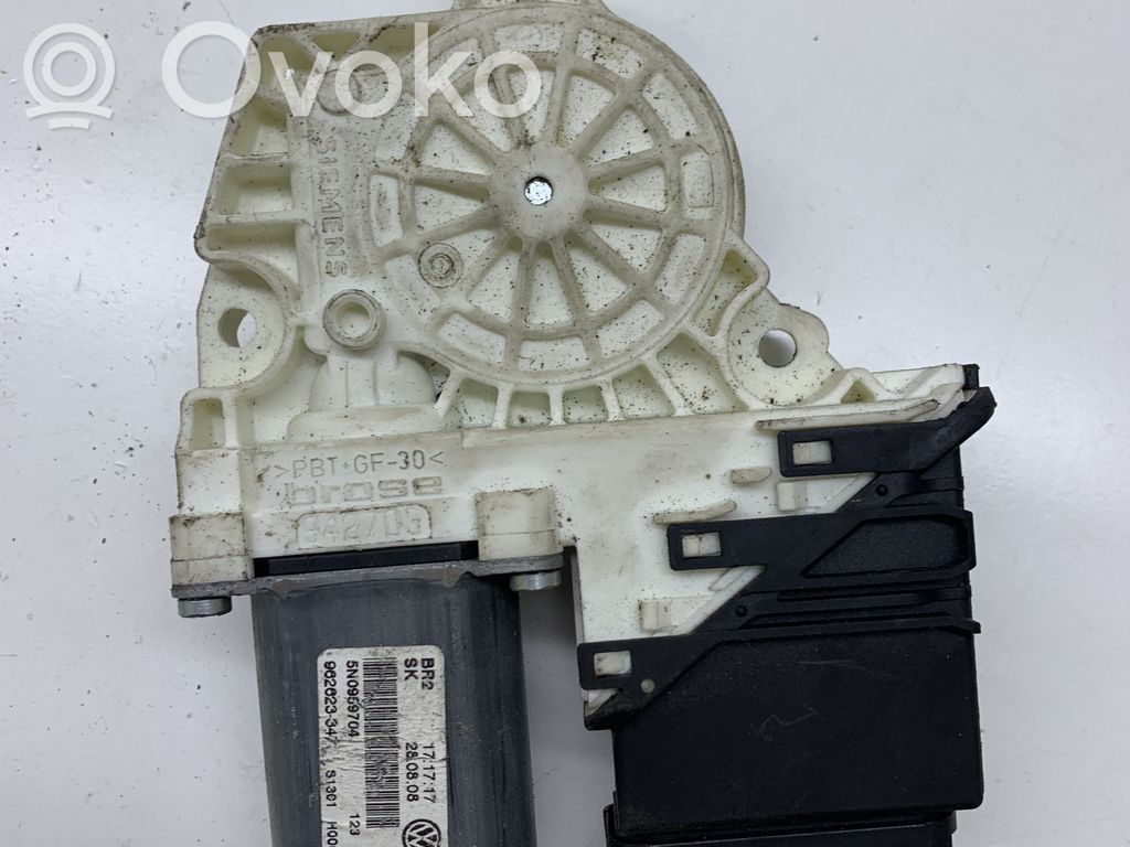 Volkswagen Tiguan Silniczek podnoszenia szyby drzwi tylnych 