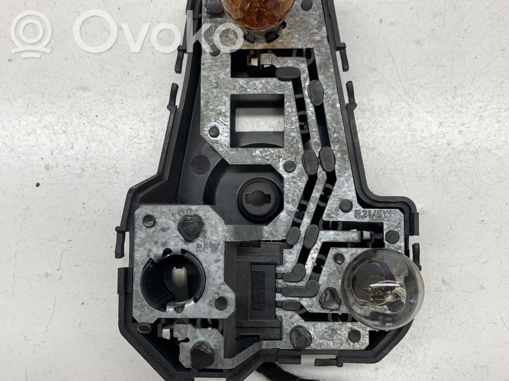 Volkswagen Sharan Cubierta del soporte de la lámpara de la luz trasera 