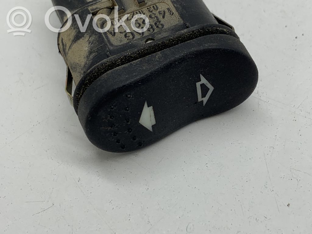 Ford Focus Elektrisko logu slēdzis 
