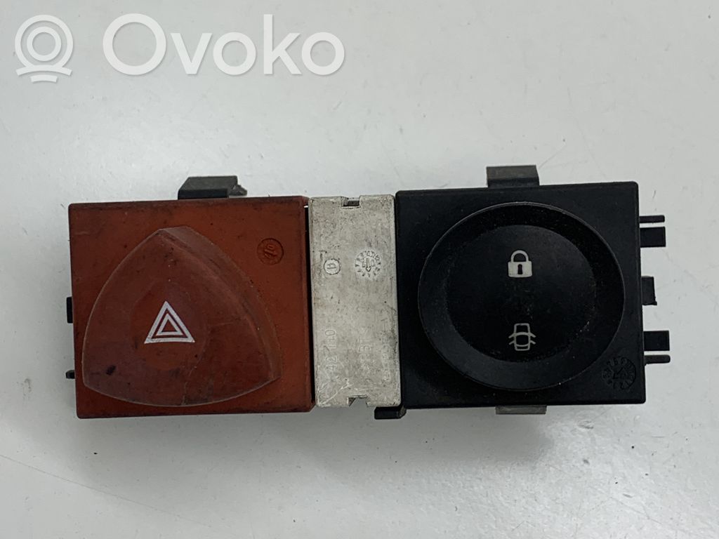 Renault Megane II Hazard light switch 