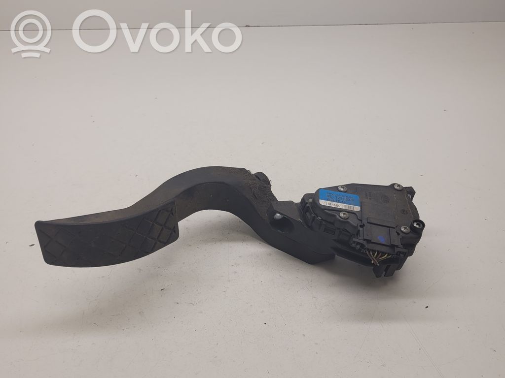 Audi A4 S4 B6 8E 8H Pedał gazu / przyspieszenia 
