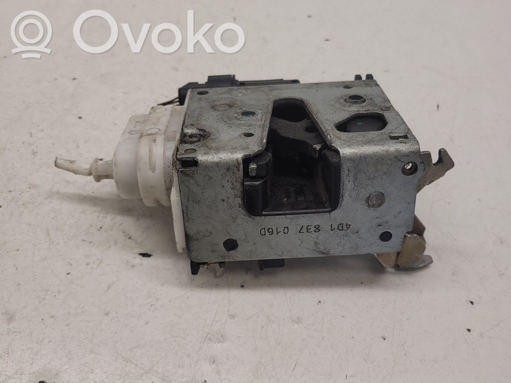 Audi A4 S4 B5 8D Cerradura de puerta delantera 