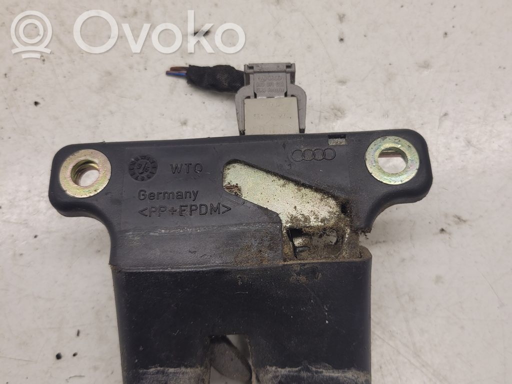 Audi A4 S4 B5 8D Zamek klapy tylnej / bagażnika 