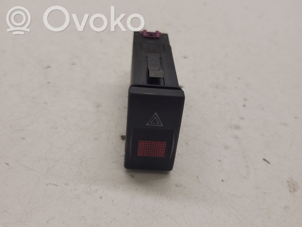 Audi A4 S4 B5 8D Botón interruptor de luz de peligro 