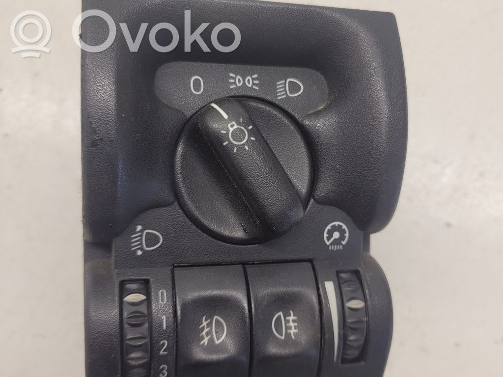 Light switch   90569814,53142807