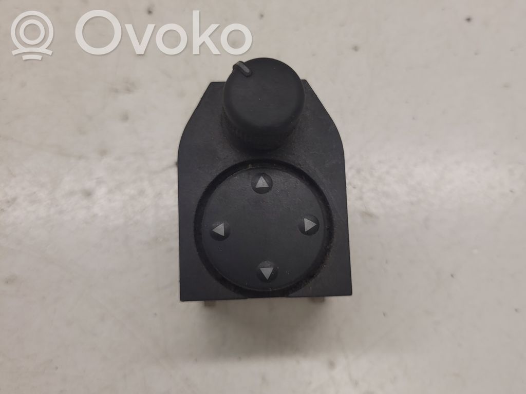 Audi A4 S4 B5 8D Wing mirror switch 