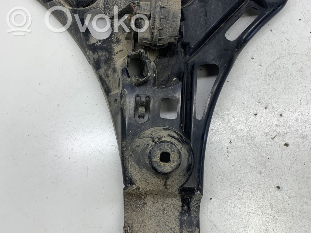 BMW 5 E60 E61 Galinis laikiklis bamperio 