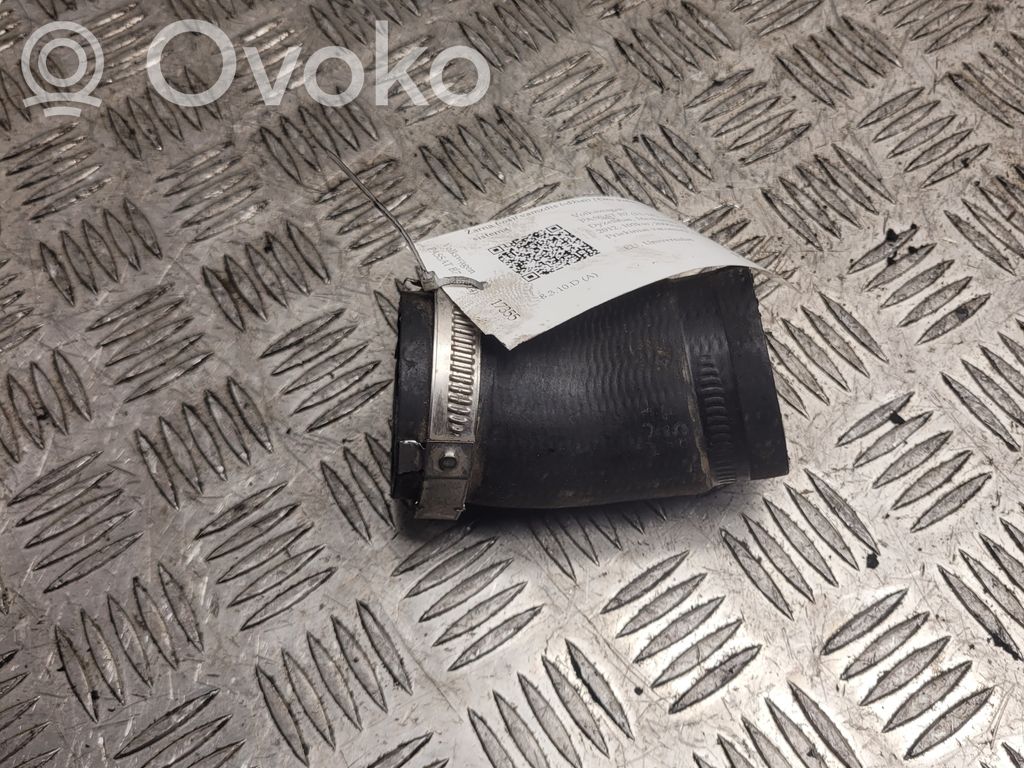 Volkswagen PASSAT B7 Air intake hose/pipe 
