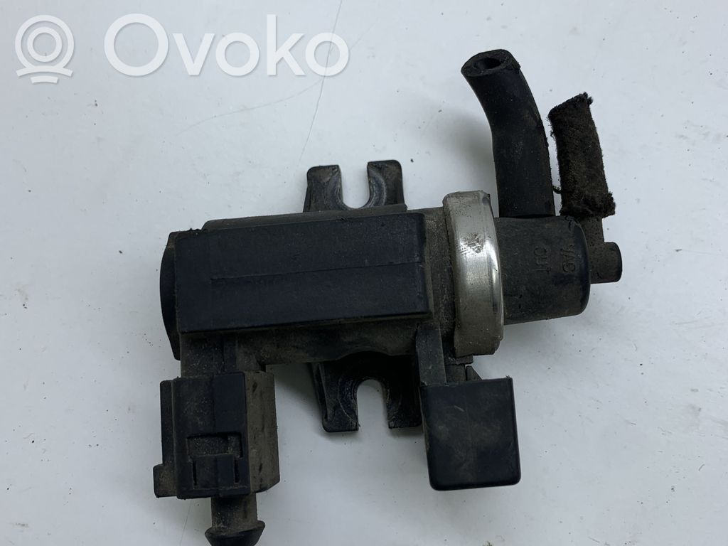 Audi A4 S4 B6 8E 8H Zawór podciśnienia / Elektrozawór turbiny 