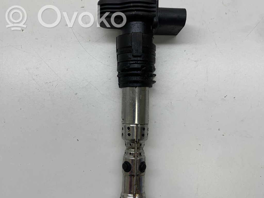 Audi A4 S4 B6 8E 8H Cewka zapłonowa wysokiego napięcia 