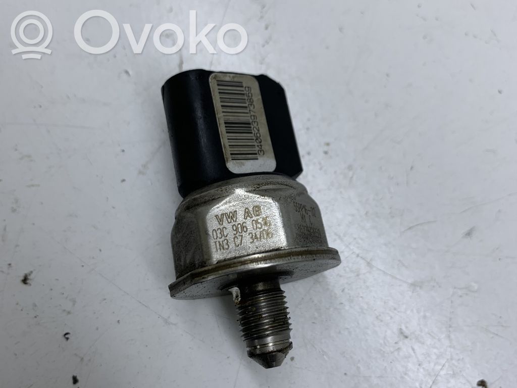 Volkswagen Golf V Czujnik ciśnienia paliwa 