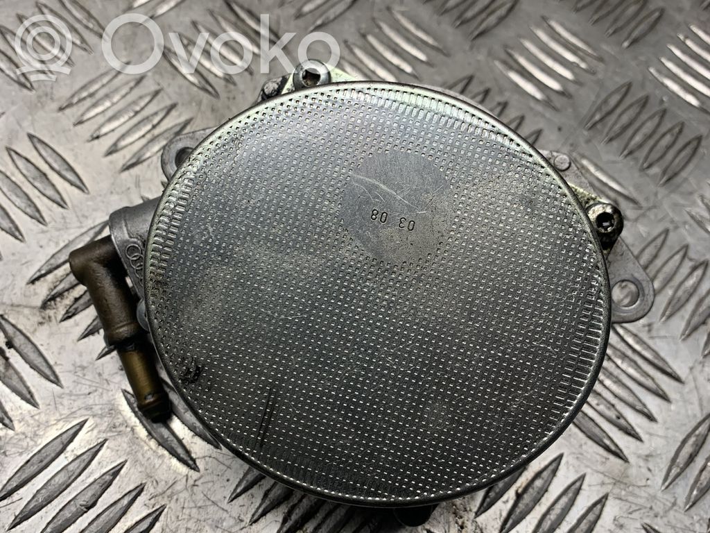 Audi A4 S4 B8 8K Vacuum pump 