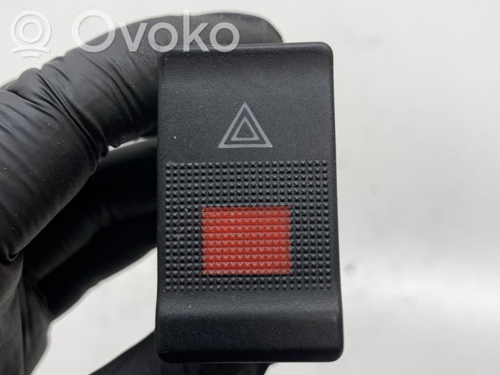 Audi A6 S6 C4 4A Botón interruptor de luz de peligro 