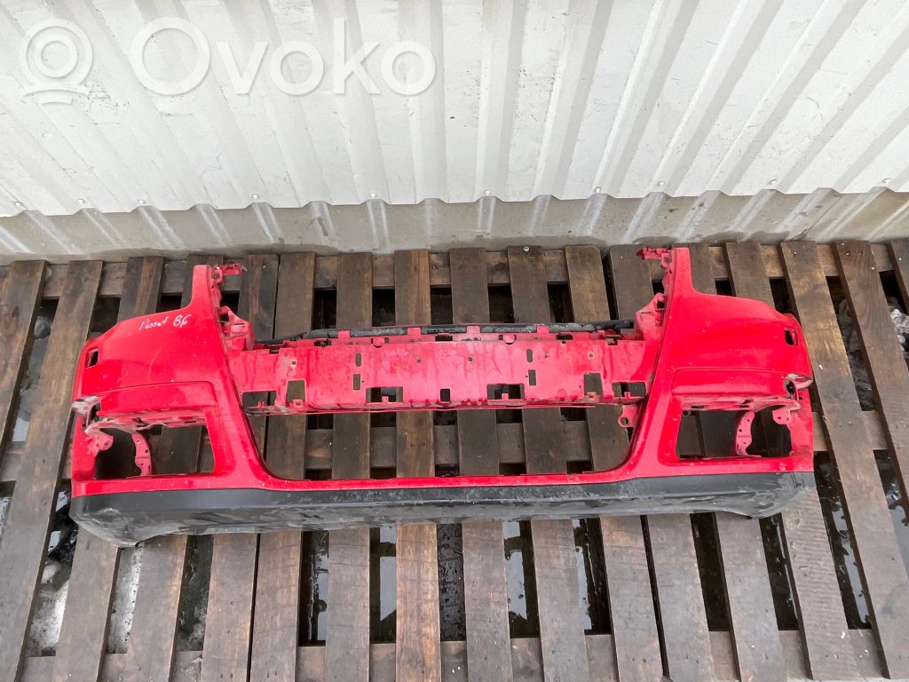Volkswagen PASSAT B6 Parachoques delantero 