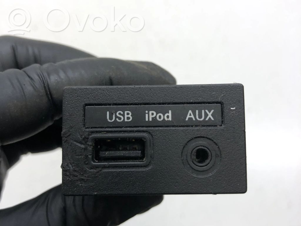 Hyundai i40 Gniazdo / Złącze USB 
