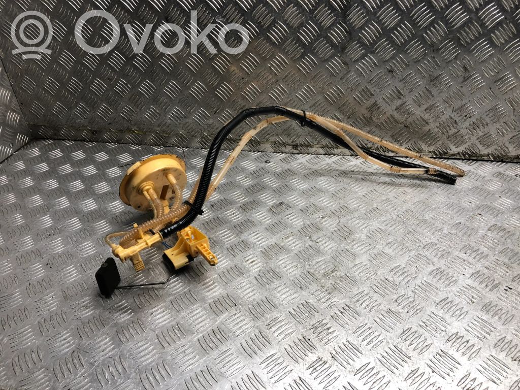 BMW 3 E90 E91 Polttoainesäiliön pumppu 