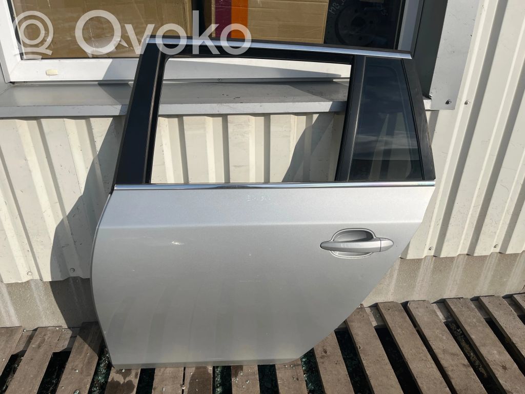 Rear door