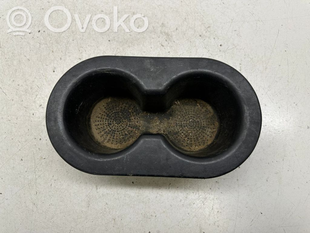 Dodge RAM Puodelių laikiklis (priekyje) 