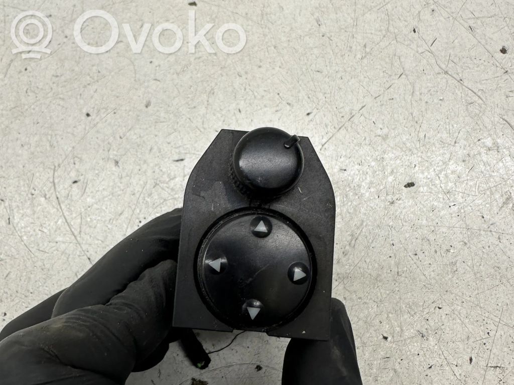 Audi A4 S4 B5 8D Interruptor del espejo lateral 