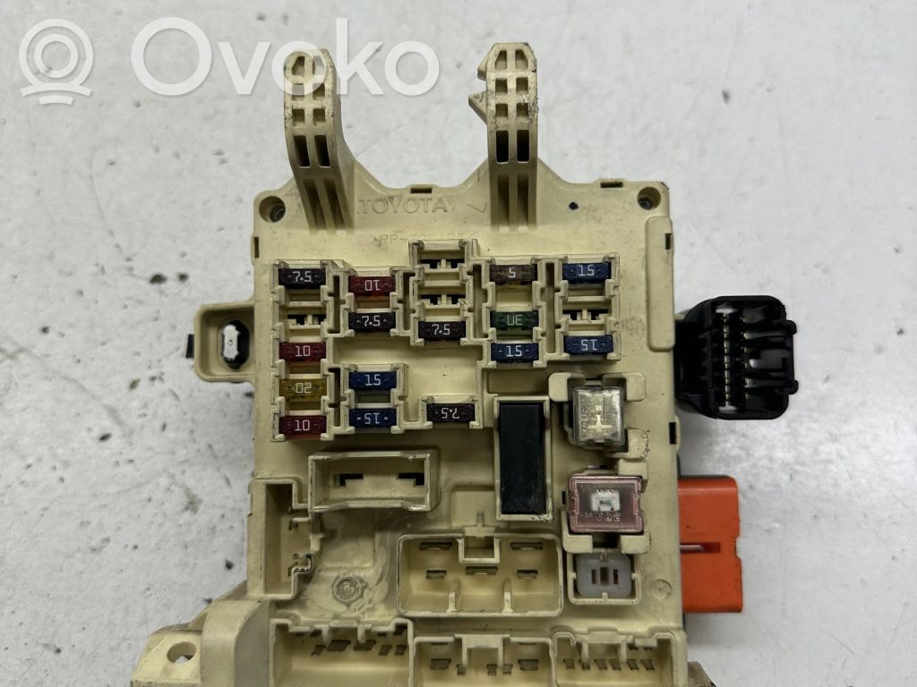 Toyota Corolla E110 Saugiklių blokas 