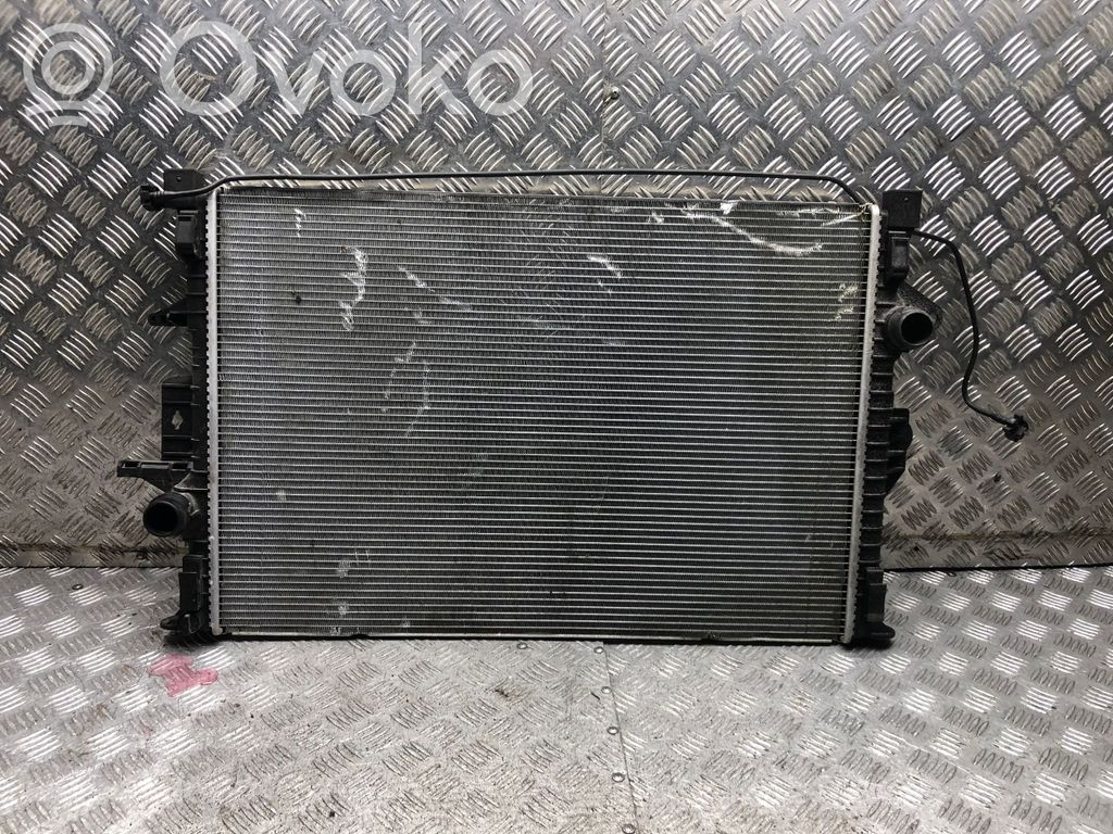 Volvo V40 Aušinimo skysčio radiatorius 