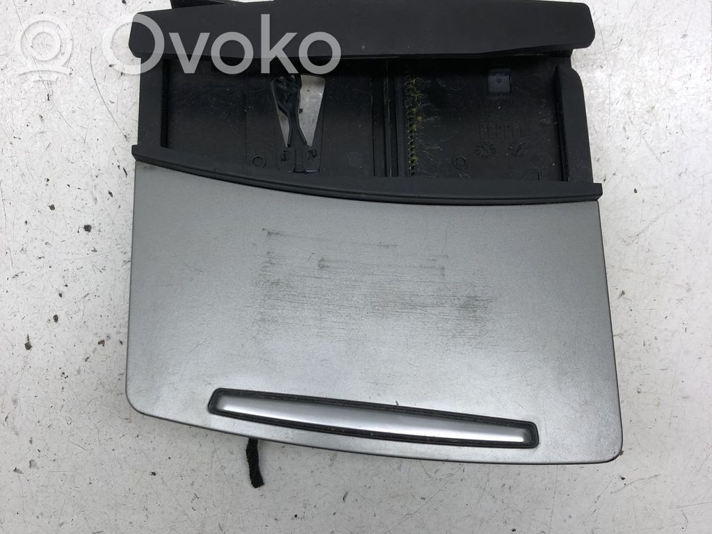 Audi A6 S6 C6 4F Cenicero (delantero) 
