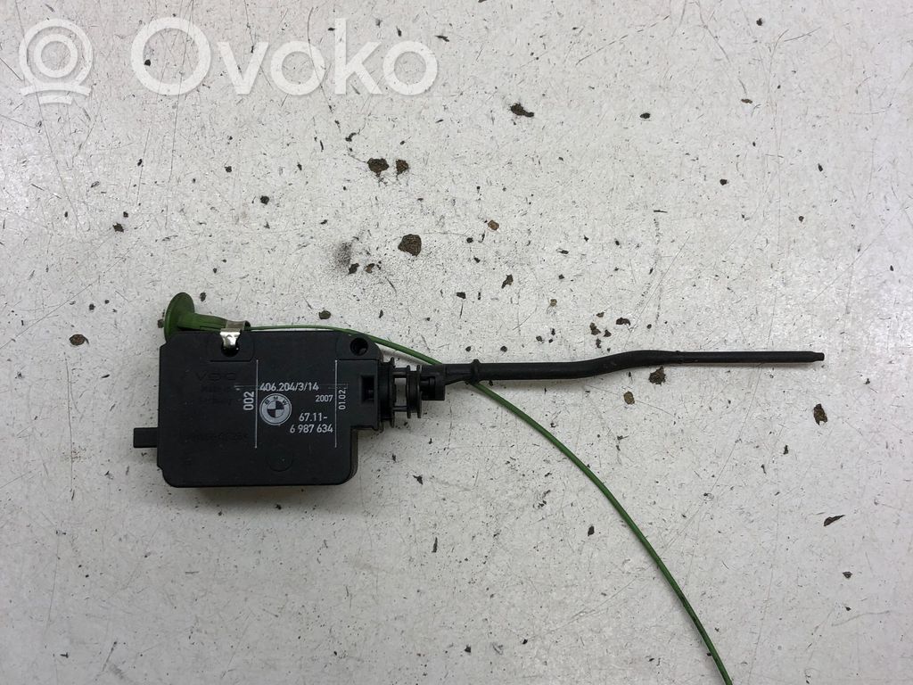 BMW X3 E83 Fuel tank cap lock motor 