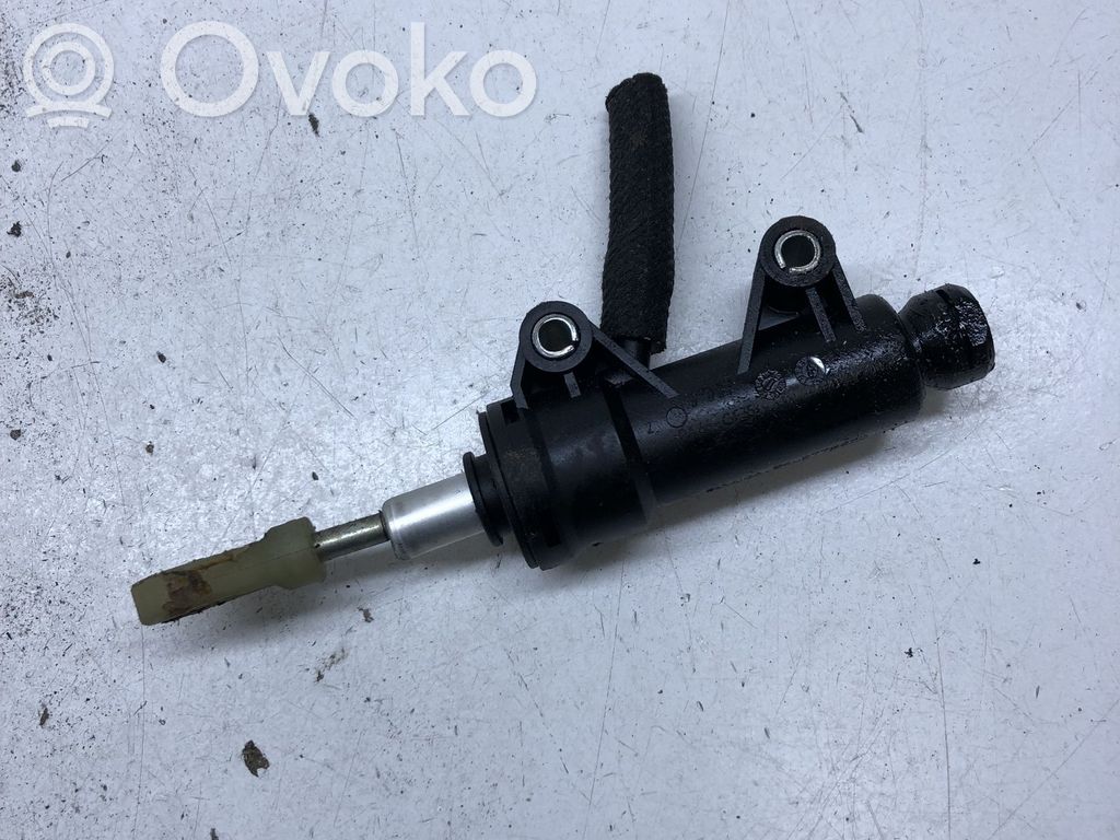 BMW X3 E83 Cilindro maestro de embrague 