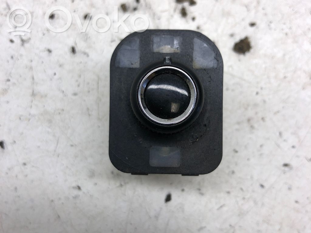 Audi A4 S4 B8 8K Wing mirror switch 