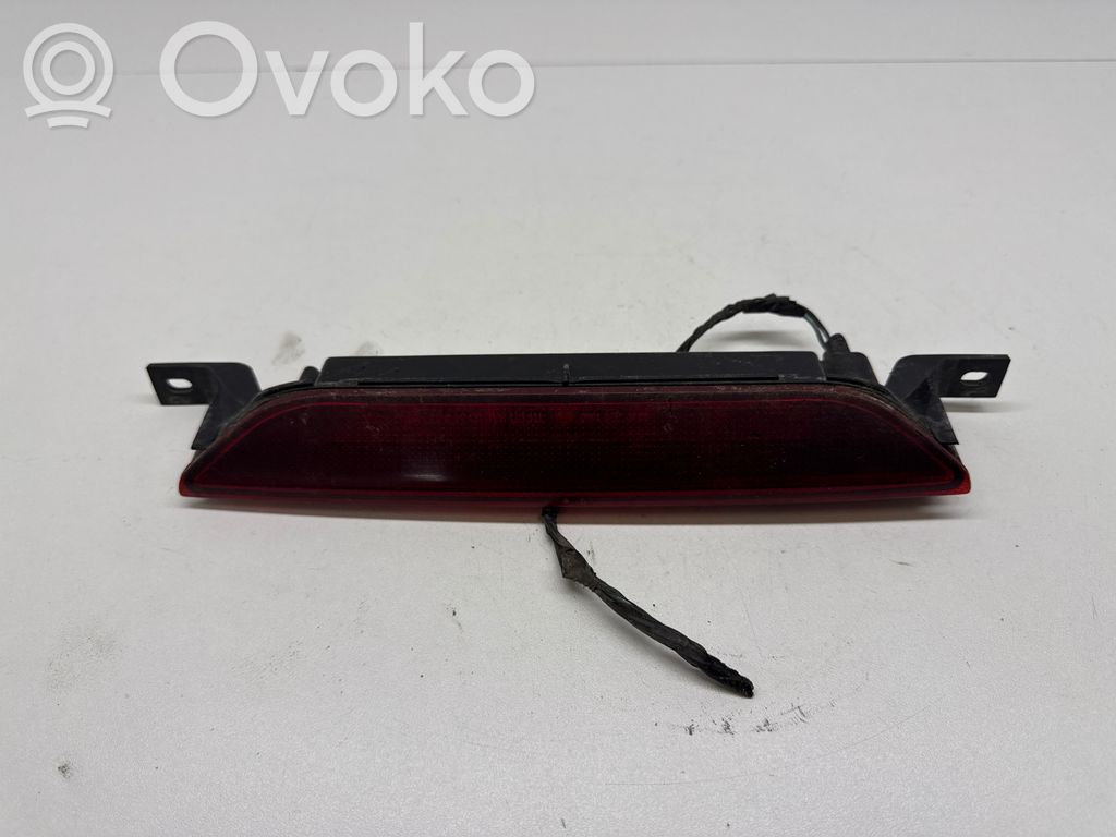 Kolmas/lisäjarruvalo   05303754AD
