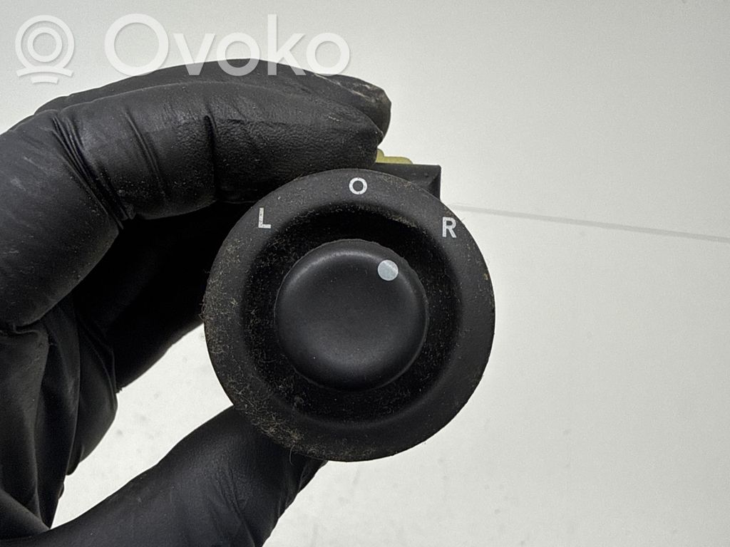 Wing mirror switch   56040694AD
