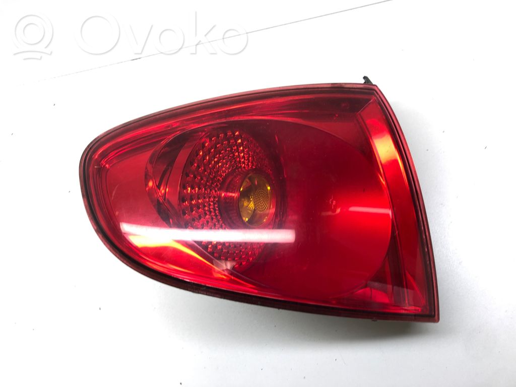 Takavalot   5P0945095D,5P0945111
