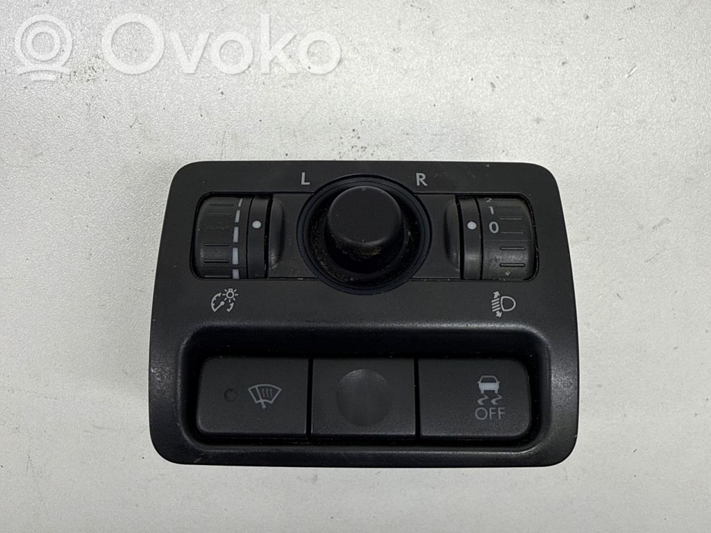 Subaru Legacy Wing mirror switch 