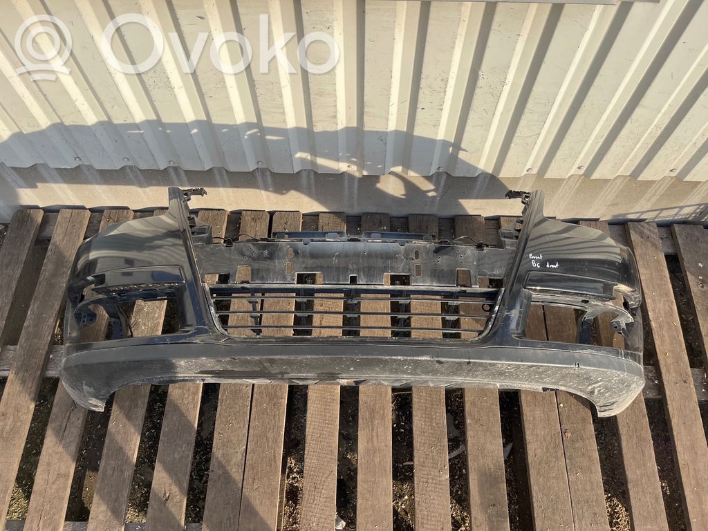 Volkswagen PASSAT B6 Parachoques delantero 