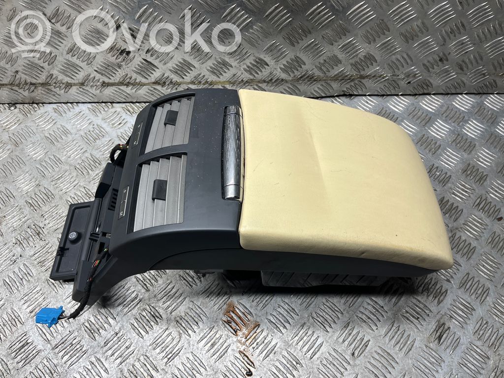 Volkswagen Phaeton Armrest 