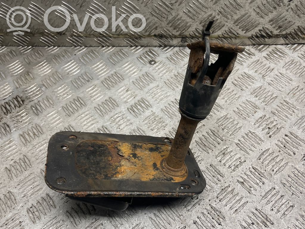 Volvo XC90 Spare wheel mounting bracket 
