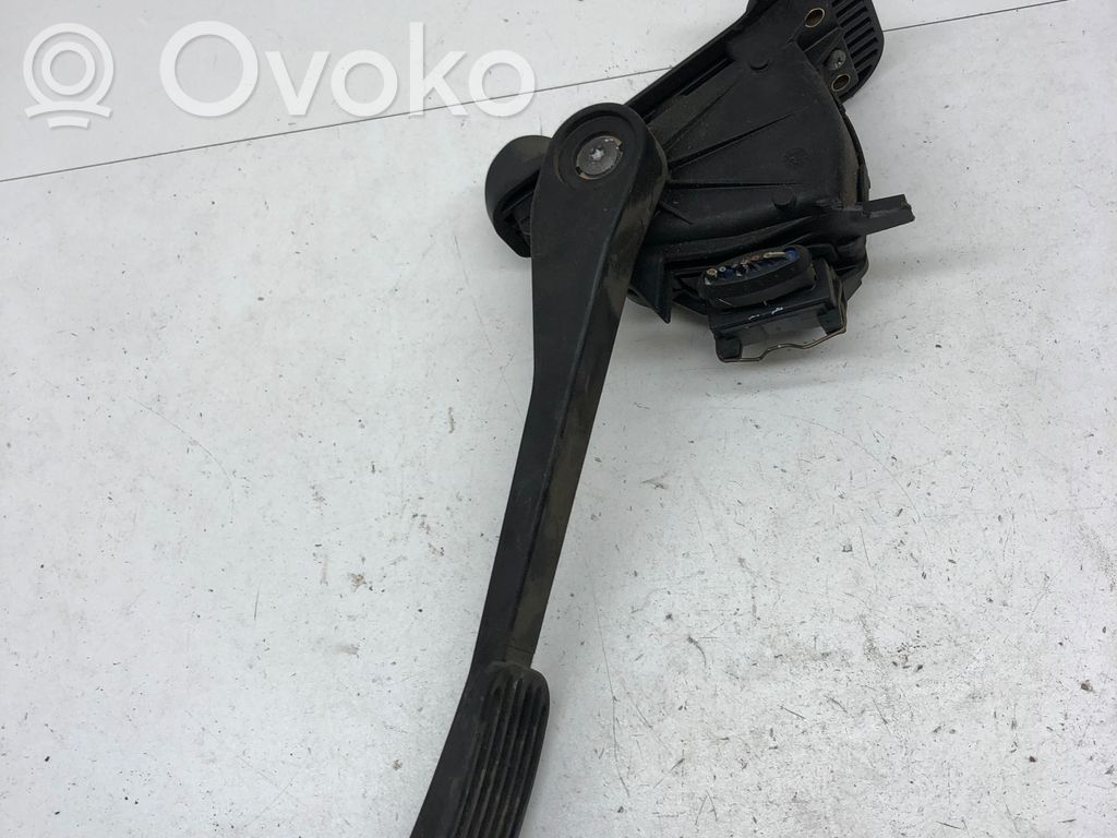 Volvo S60 Kaasupoljin 