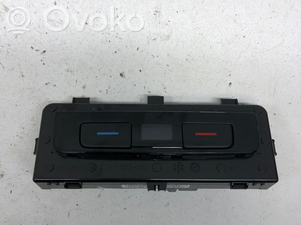 Volkswagen PASSAT B8 Ilmastoinnin ohjainlaite 