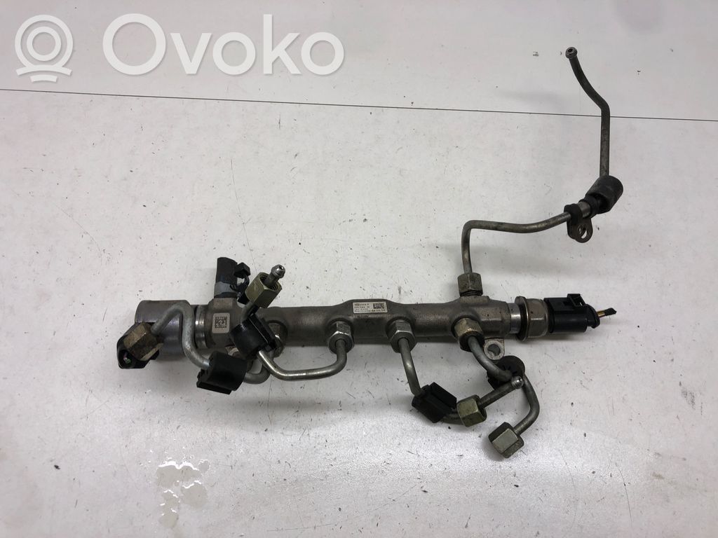 Volkswagen PASSAT B8 Polttoainepääputki 