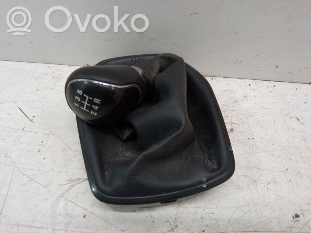 Gear shift rod