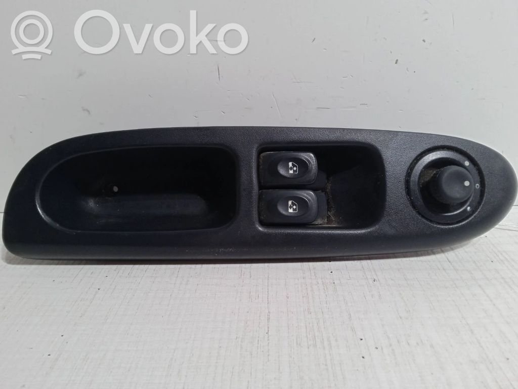 Electric window control switch   7700429992F