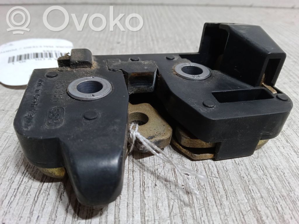 Ford Fiesta Takaluukun lukon salvan moottori 