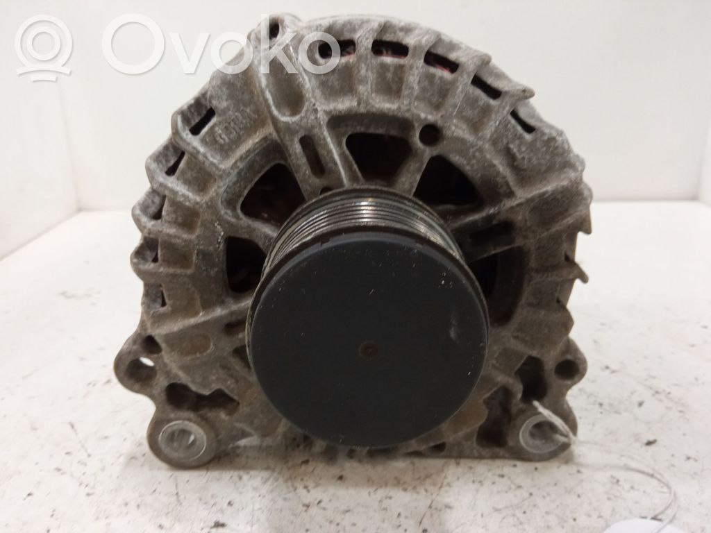 Generator/alternator   231006833R,TG15C217