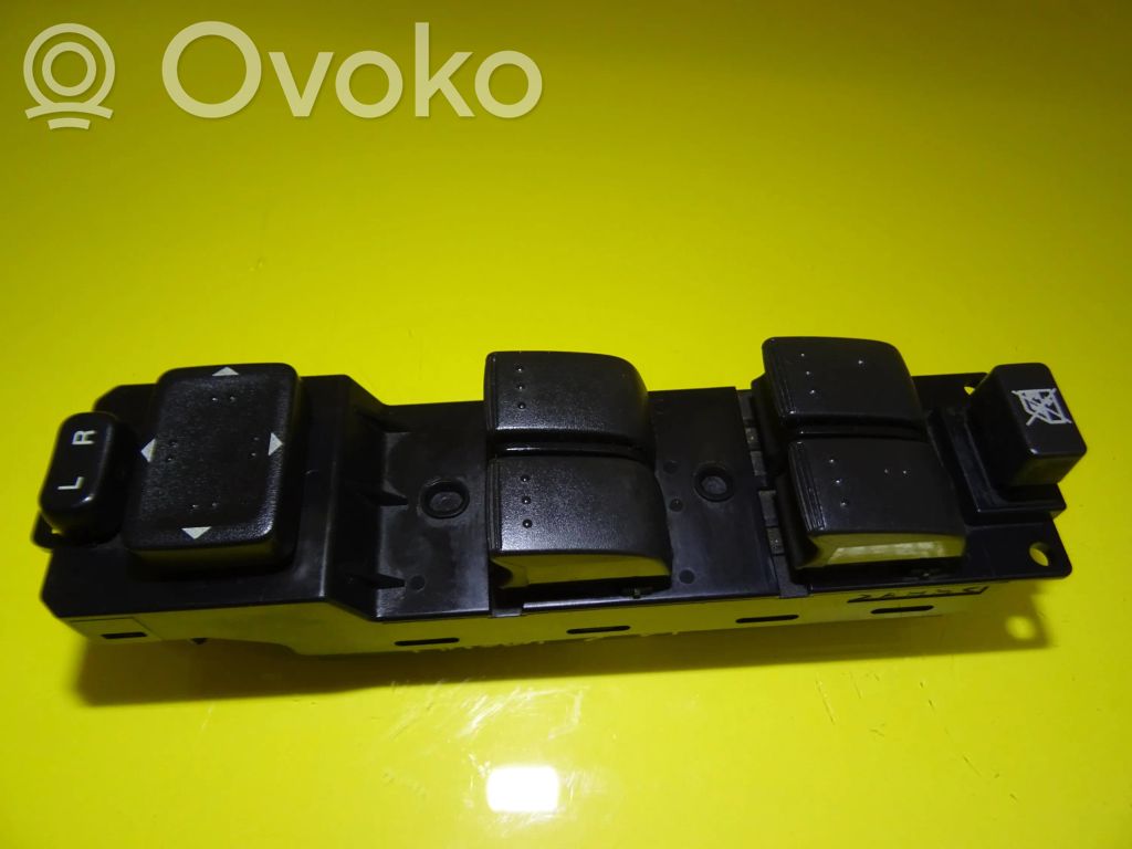 Electric window control switch   CC2966350A,T6056T1