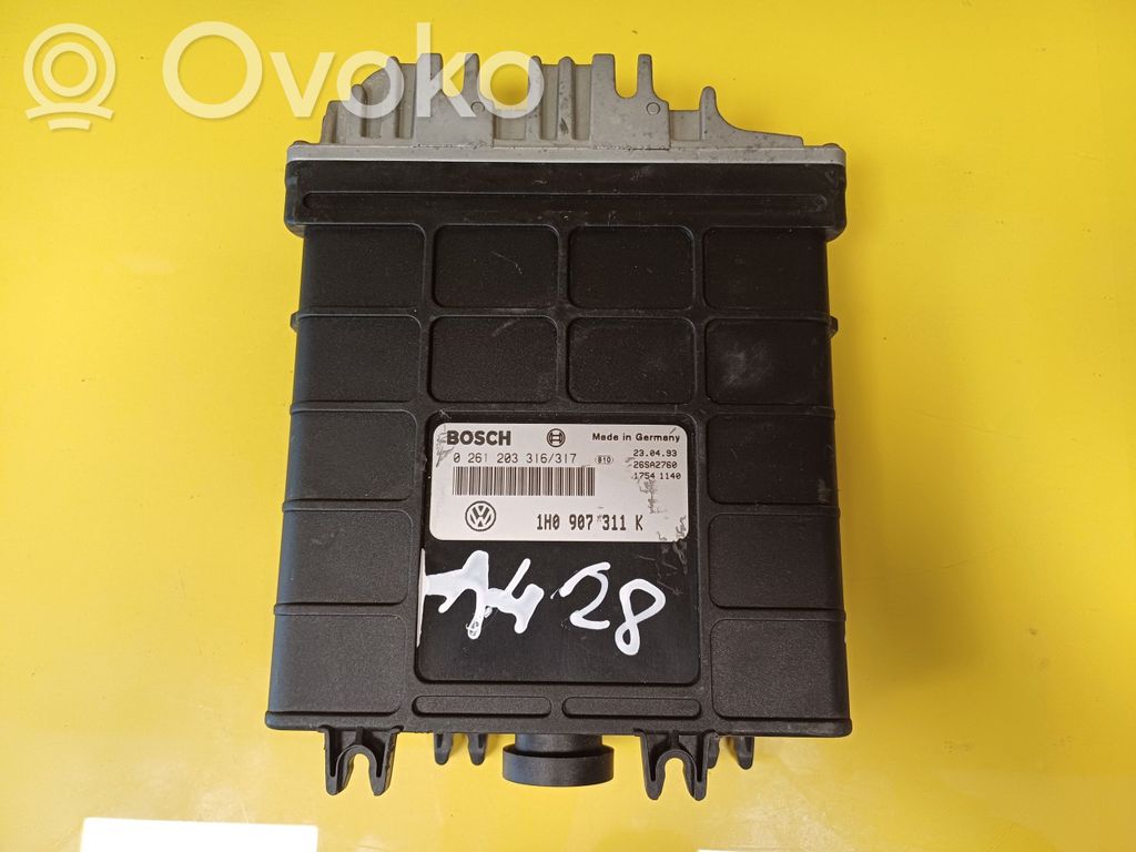 Volkswagen Golf III Engine control unit/module 