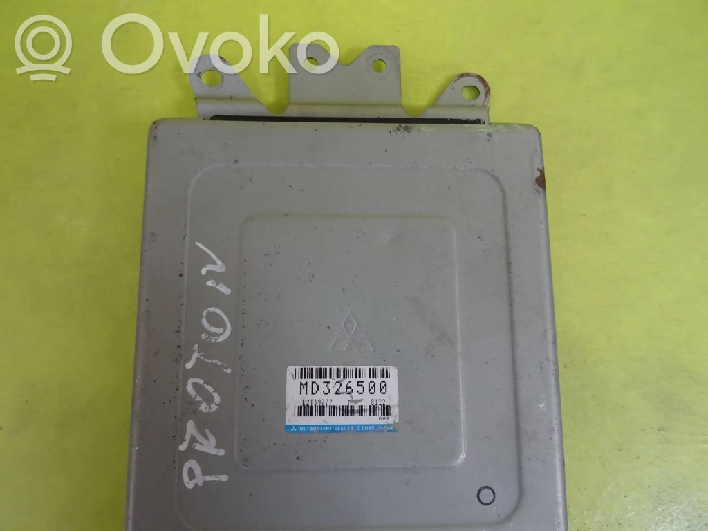 Engine control unit/module   MD326500,E2T3977