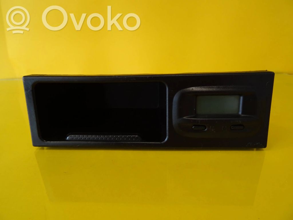 Mazda 323 F Screen/display/small screen 