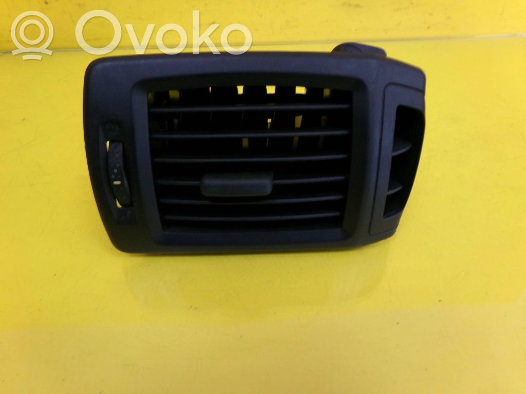 Renault Clio II Боковая воздушная решётка 